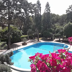 3* Отель New Tiffany's Park